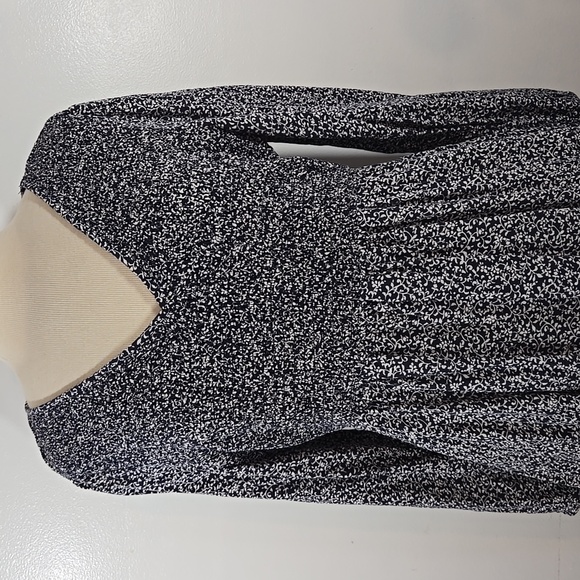 Old Navy Long Sleeve Blue and White Floral Print Flowy Dress Large - Picture 2 of 11